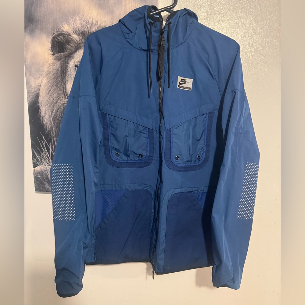 Nike Men's Dual-Tone Blue Windbreaker
